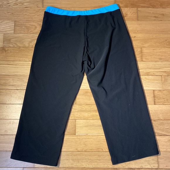 Nike womens high waisted straight leg crop leggings in black size M - Picture 5 of 14